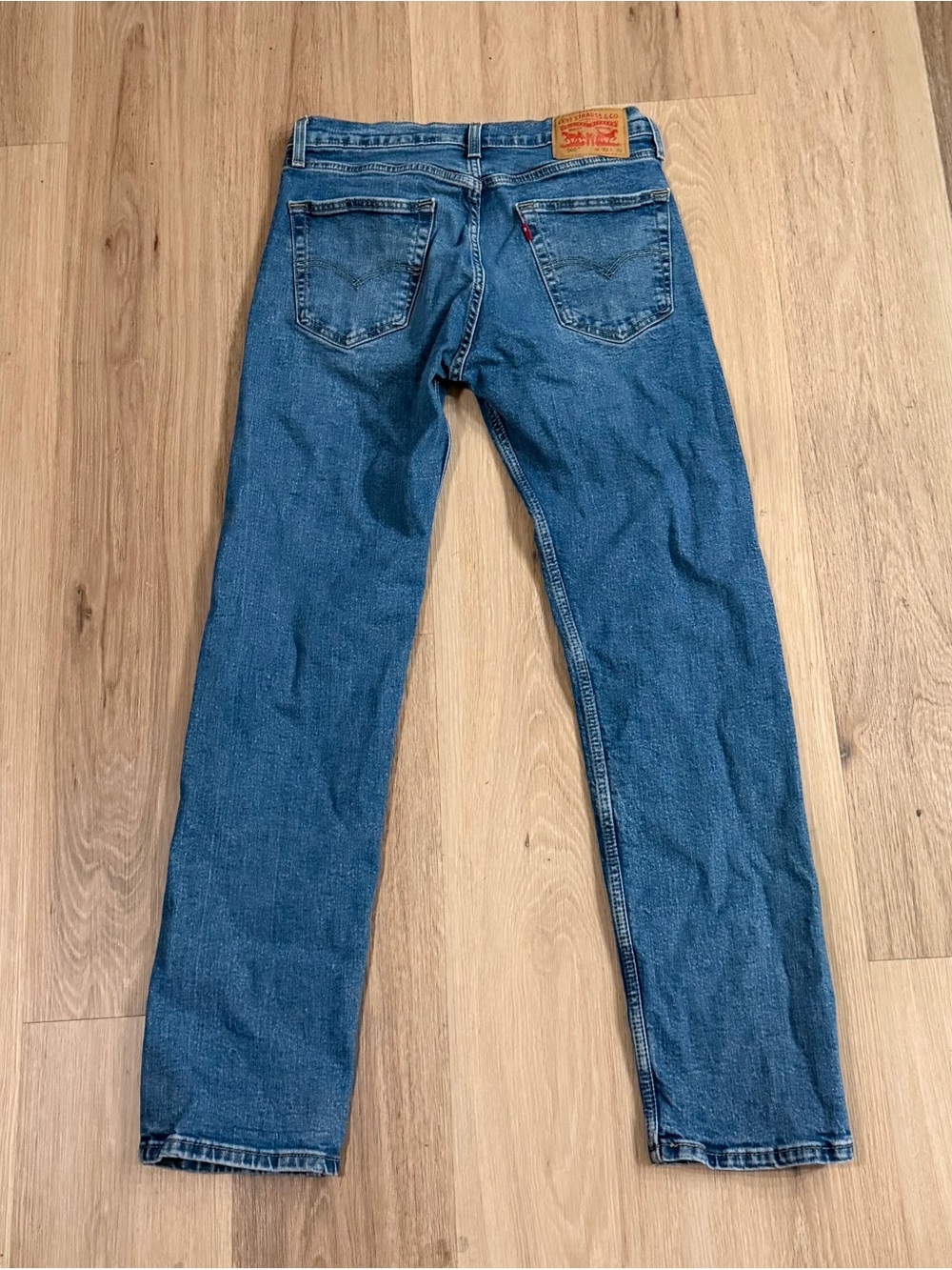 Levi’s 505 Regular Fit Straight Leg Medium Wash Blue Jeans Men’s size 32x32 2023